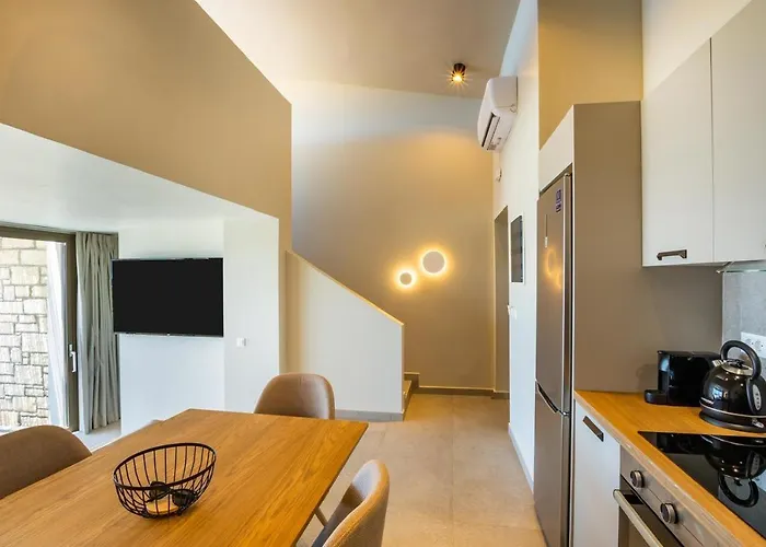 Anemelia * Foiníkion